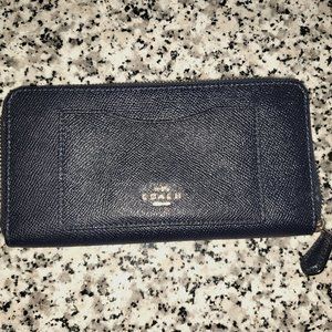 COACH ACCORDION ZIP WALLET IN CROSSGRAIN LEATHER
